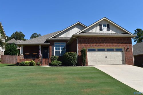 6813 Wintercrest Way Se, Owens Cross Roads, AL, 35763-8820 | Card Image