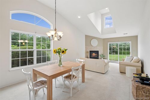 46 Summerfield Lane N, Riverhead, NY, 11901 | Card Image