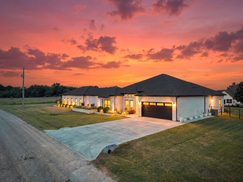 22277 Greenbriar Dr, Whitney, TX, 76692-5836 | Card Image