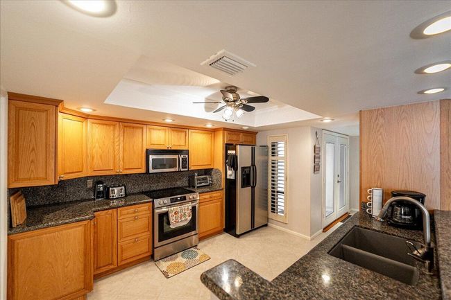 APT-323 - 4100 Highway A1a, Condo with 3 bedrooms, 3 bathrooms and null parking in Hutchinson Island FL | Image 5