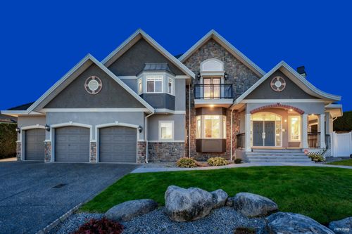 8593 171 St, Surrey, BC, V4N5J1 | Card Image