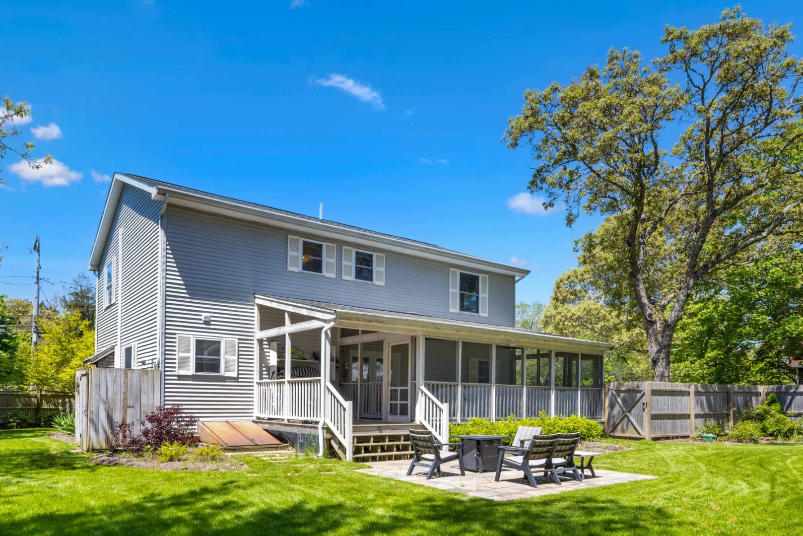 Carol Ln, Oak Bluffs, MA 02557