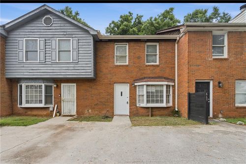 667 Hunting Creek Ln Se, Conyers, GA, 30013-1739 | Card Image