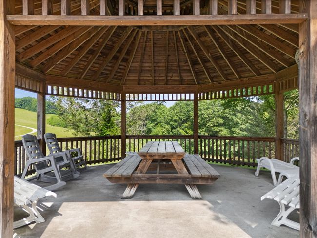 225 Hilltop Rd, Home with 3 bedrooms, 3 bathrooms and null parking in East Bernstadt KY | Image 97