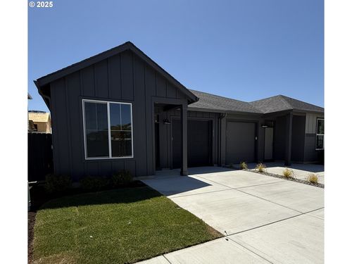 1855 Nw 18th Way, Battle Ground, WA, 98604-5496 | Card Image