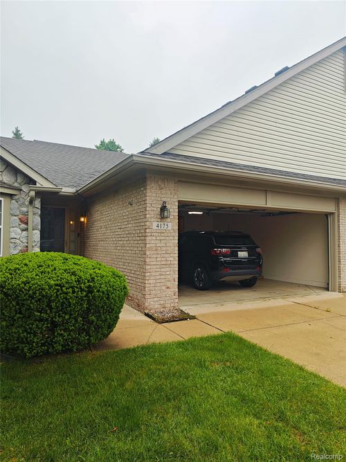 4175 Richfield Dr, Sterling Heights, MI, 48314-2078 | Card Image