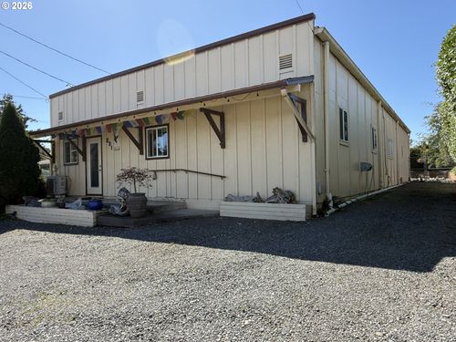 231 Wharf St, Brookings, OR, 97415-9653 | Card Image