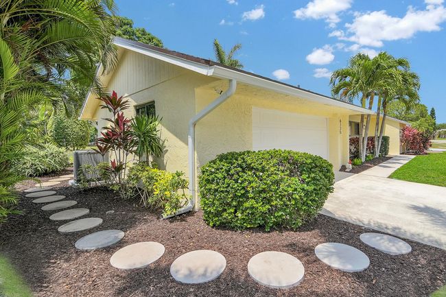 6125 Winding Brooke Way, House other with 2 bedrooms, 2 bathrooms and null parking in Delray Beach FL | Image 20