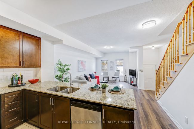 4 - 1050 Elton Way, House attached with 3 bedrooms, 3 bathrooms and 1 parking in Whitby ON | Image 11