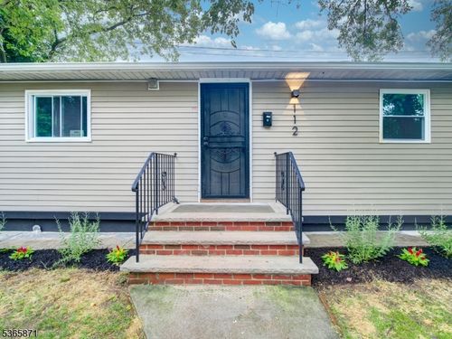 112 Halstead St, Newark, NJ, 07106-1104 | Card Image