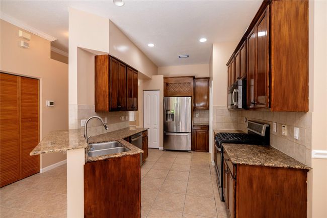 262 Kensington Way, House other with 3 bedrooms, 2 bathrooms and null parking in Royal Palm Beach FL | Image 15