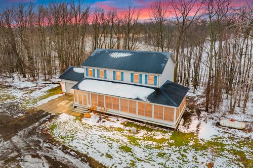 1500 Sanford Ln, Buchanan, MI, 49107-8340 | Card Image