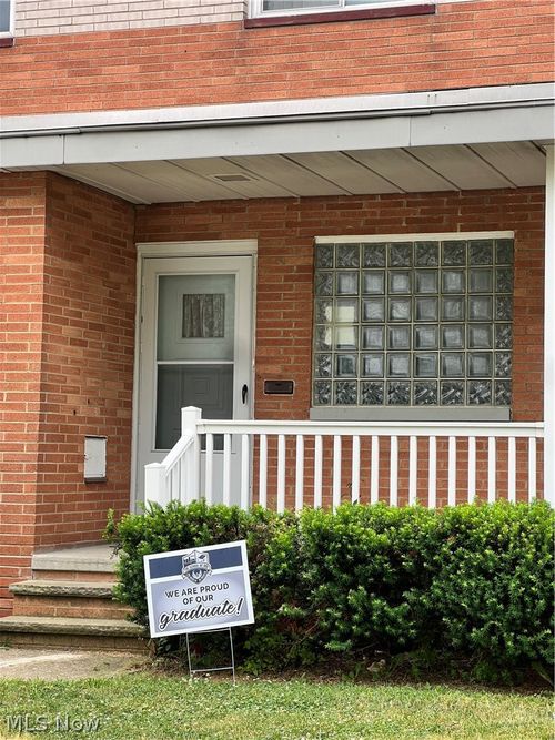 16350 Rockside Rd, Maple Heights, OH, 44137-3965 | Card Image