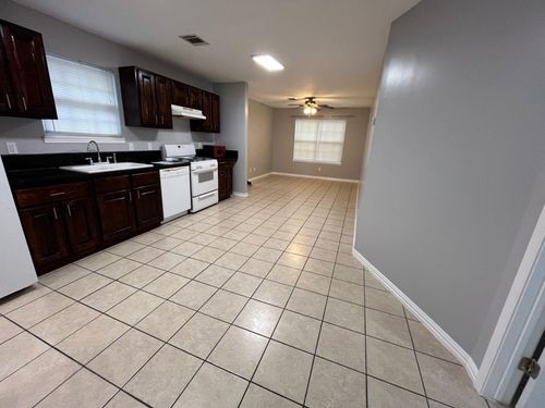 4927 Leeland St, Houston, TX, 77023-1916 | Card Image