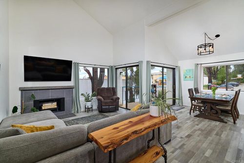 45-1935 Sunset Dr, Escondido, CA, 92025-6630 | Card Image
