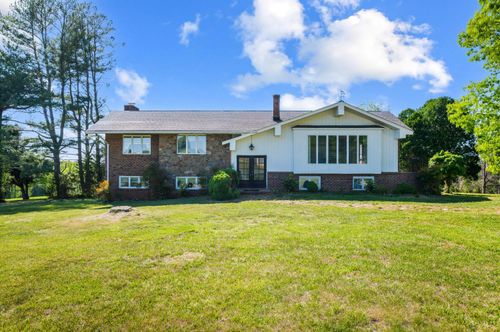 1250 Lick Run Farm Rd, Forest, VA, 24551-1656 | Card Image