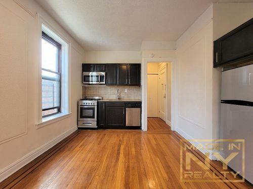 a52-25-21 31st Avenue, New York City, NY, 11106 | Card Image