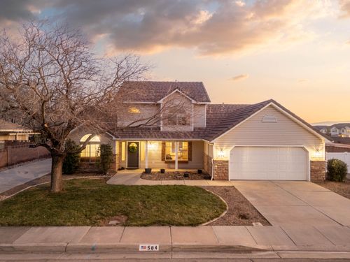 584 E Meadow Ln, Washington, UT, 84780-8132 | Card Image
