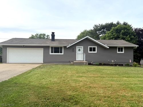 10457 Persimmon St Nw, Canal Fulton, OH, 44614-8707 | Card Image