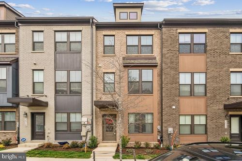 3518 Stella Blue Dr, HYATTSVILLE, MD, 20782-2451 | Card Image