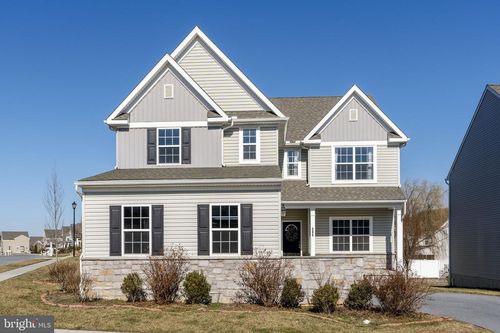 586 Stockdale Dr, LANCASTER, PA, 17601-5181 | Card Image