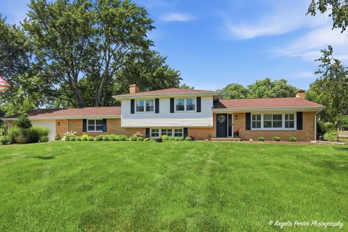 152 Foxwood Ln, Barrington, IL, 60010-4930 | Card Image