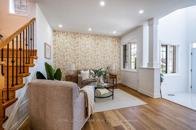 1533 Clearbrook Dr, House other with 5 bedrooms, 4 bathrooms and 2 parking in Oshawa ON | Image 7
