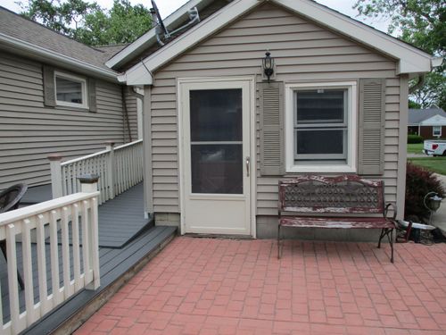 507 N Mackinaw St, Durand, MI, 48429-1327 | Card Image