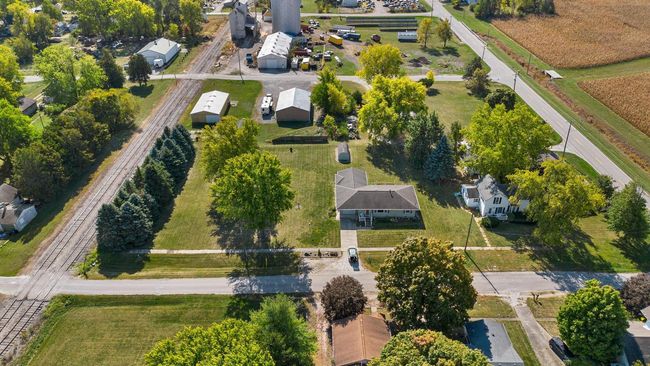 107 E Hickory St, House other with 2 bedrooms, 1 bathrooms and 2 parking in Chatsworth IL | Image 40