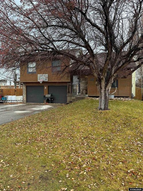 416 Independence Cir, Rock Springs, WY, 82901-4572 | Card Image