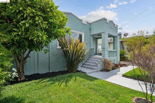 3060 Dakota St, Oakland, CA, 94602-3208 | Card Image