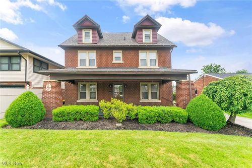 97 Overlook Blvd, Struthers, OH, 44471-1612 | Card Image