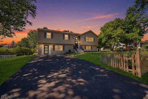 44 Stonehenge Dr, Phillipsburg, NJ, 08865-2046 | Card Image