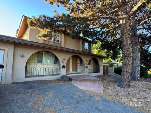 792-790-792 S Curtis Rd, Boise, ID, 83705-1807 | Card Image
