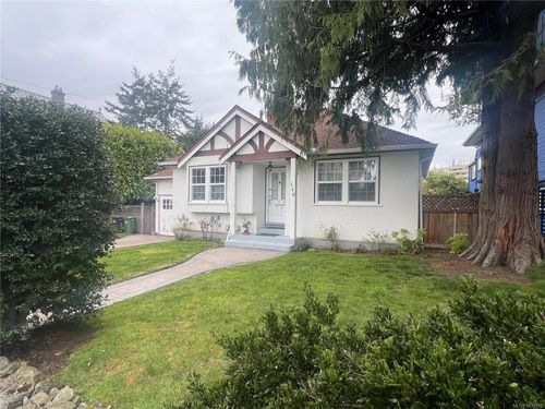 146 Medana St, Victoria, BC, V8V2H5 | Card Image