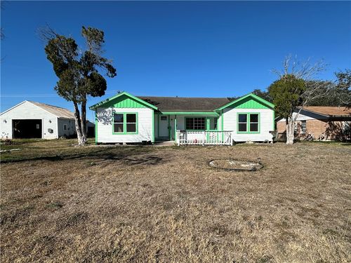 611 E Fulton Street, Sinton, TX, 78387 | Card Image