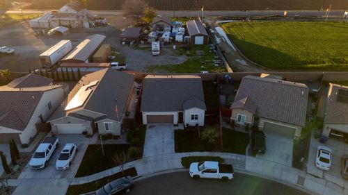 1705 Spadafore St, Los Banos, CA, 93635-5482 | Card Image