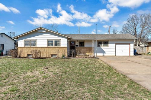 541 N Birch, Valley Center, KS, 67147 | Card Image
