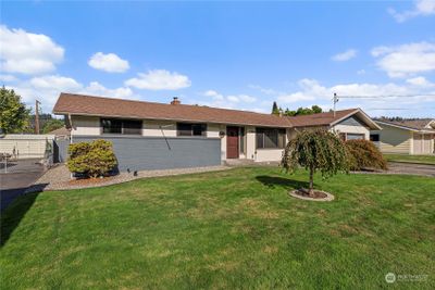 1724 Sw Gails Avenue, House other with 3 bedrooms, 3 bathrooms and 1 parking in Chehalis WA | Image 2