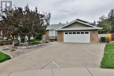 78 Sherwood Cres W, House other with 5 bedrooms, 3 bathrooms and 4 parking in Lethbridge AB | Image 1