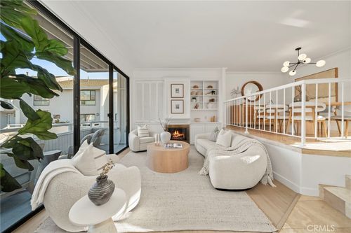 19 Swift Ct, Newport Beach, CA, 92663-2302 | Card Image