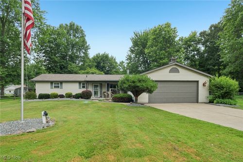 2545 Dorchester Dr, Painesville, OH, 44077-5017 | Card Image