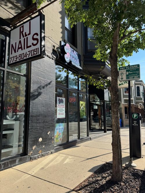 2521 N Lincoln Ave, Chicago, IL, 60614-8209 | Card Image