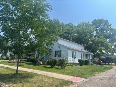 View of front of property featuring a front lawn | Image 2