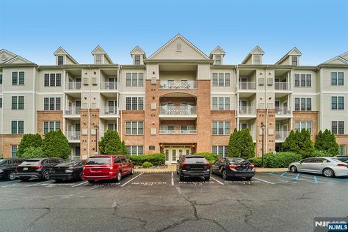 6214 Brookhaven Ct, Riverdale, NJ, 07457-1648 | Card Image