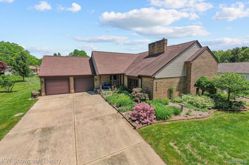 3430 Woodvalley Dr, Lapeer, MI, 48446-8734 | Card Image