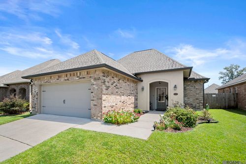 6429 Blue Rose Dr, Baton Rouge, LA, 70817-4118 | Card Image