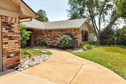 13004 Burlingame Ave, Oklahoma City, OK, 73120-8703 | Card Image