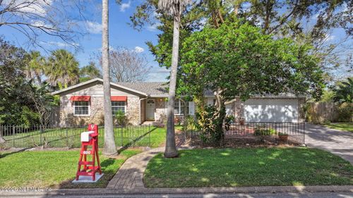 600 Davis St, Neptune Beach, FL, 32266-3600 | Card Image