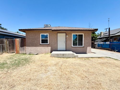 2421 E Clay Avenue, Fresno, CA, 93701 | Card Image